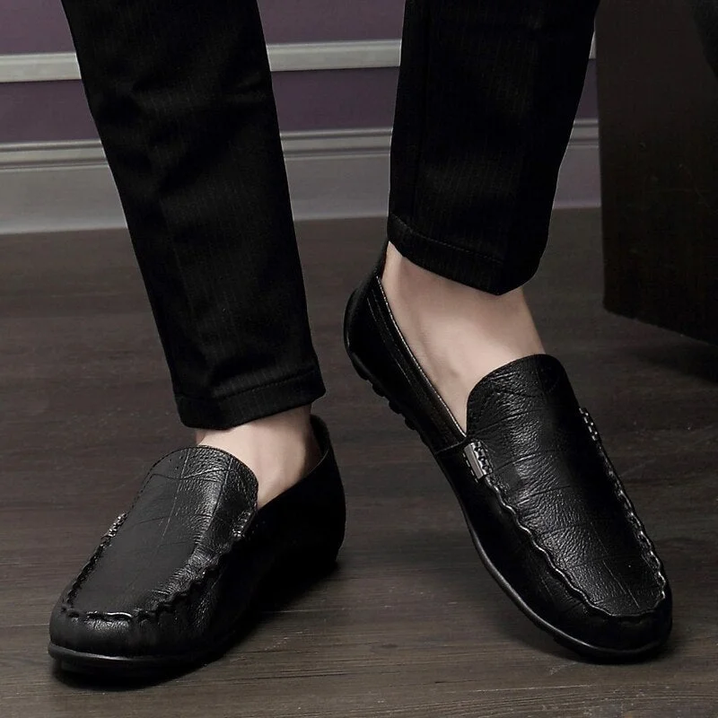 Loafers for men with rich, dark leather and vintage-inspired style-Men's Autumn Fashion Big Size Lightweight Leather Flat Slip-On Loafers