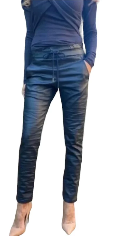 Tight trousers for women with faux leather material for sleek and modern look -Shely Jogger Pants In Navy Vegan Leather