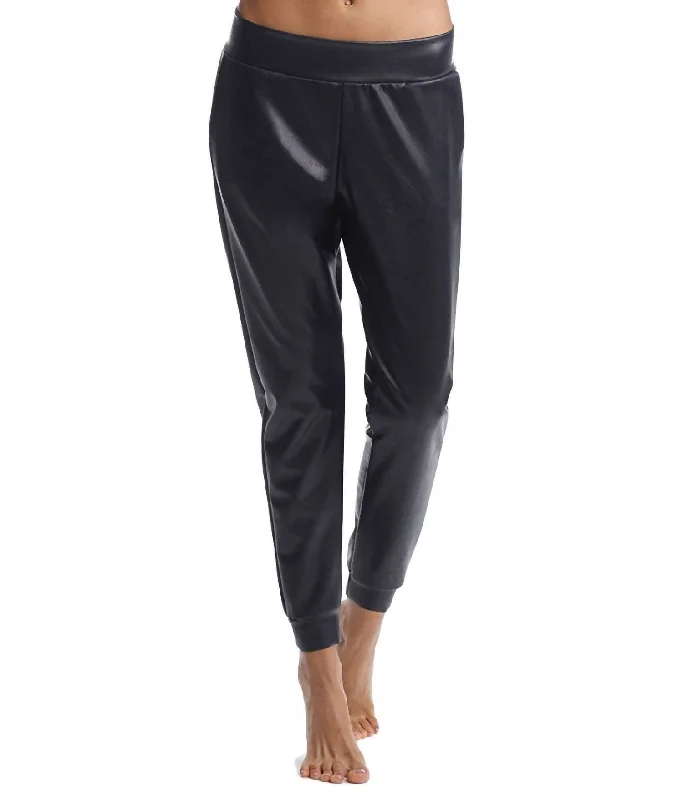 Tight cargo trousers for women with stylish pockets and slim cut for urban look -Faux Leather Jogger In Black