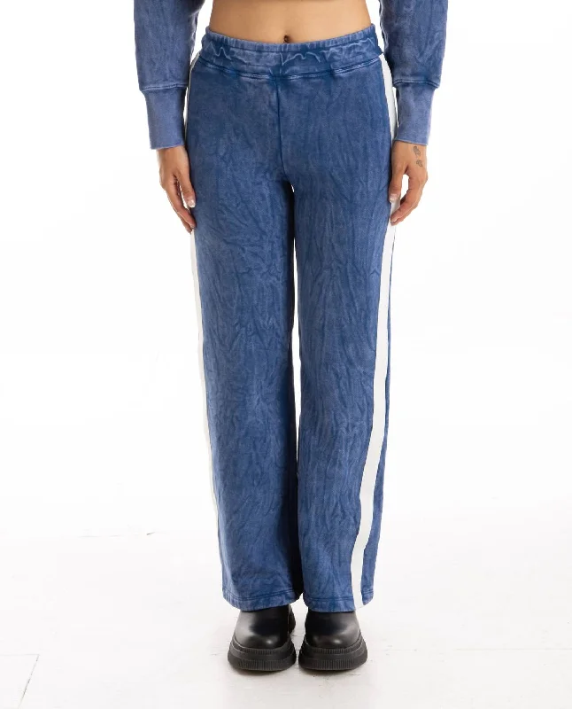 Vintage-inspired tight trousers for women with buttoned waist and retro charm -Women's Track Pants In Mineral Sapphire