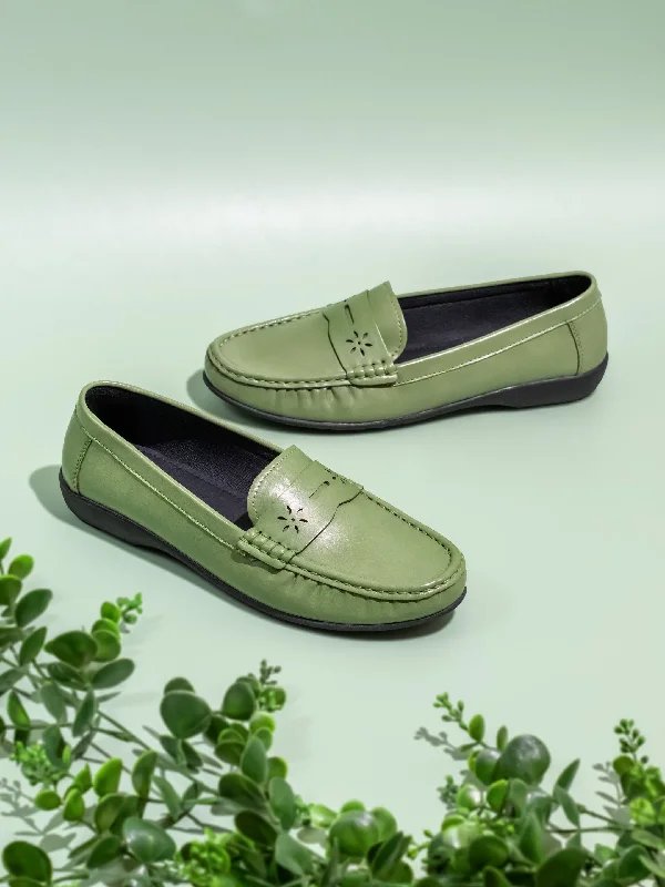 Loafers for women with soft leather and flat design for relaxed wear-Womens Green Casual Square toe Loafers