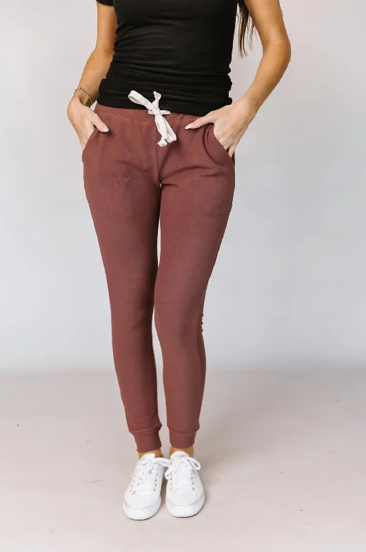 High-rise tight trousers for women with side zippers for easy styling -Performance Fleece Jogger In Mahogany