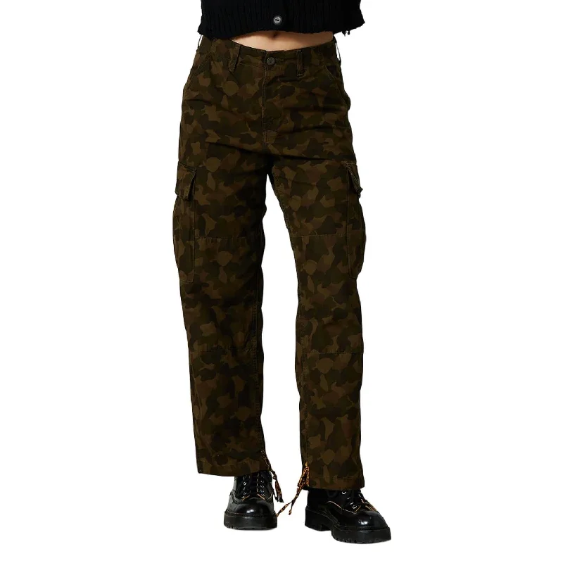 Color-block tight trousers for women with bold contrasts and modern flair -Alex Camo Cargo Pants In Woodland Camo