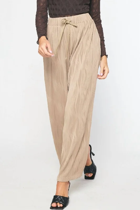 Tapered tight trousers for women with ankle-length fit and minimalist style -Textured Wide Leg Pant In Mocha