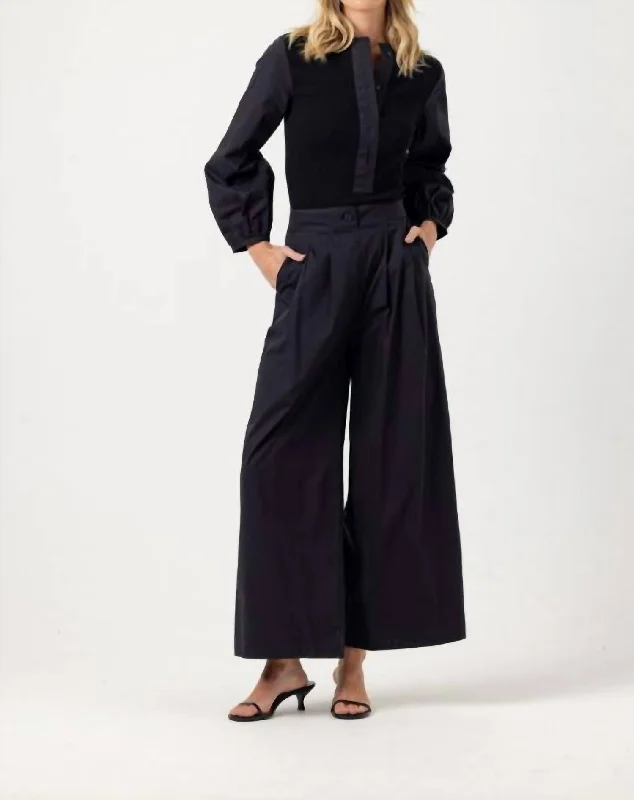 High-waisted tight trousers for women with pleated front and polished design -Lisa Pants In Black