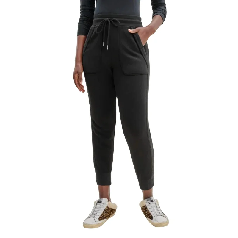 Denim tight trousers for women with skinny fit and timeless blue wash -Corinna Jogger In Black