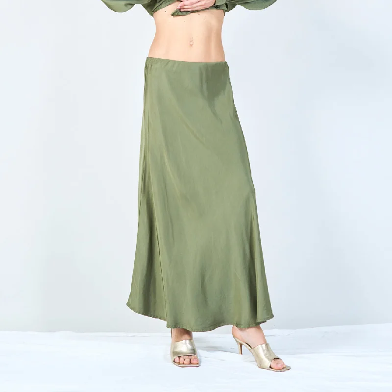 Linen Dresses for Breathable -Flowing maxi silk skirt with elastic waistband wholesale